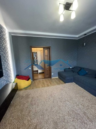 Продам 2к квартиру з ремонтом, сталінка в центрі - фото 1