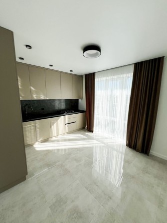 ПРОДАЖ! 2-кімнатна квартира з НОВИМ ремонтом | Щасливе - фото 1