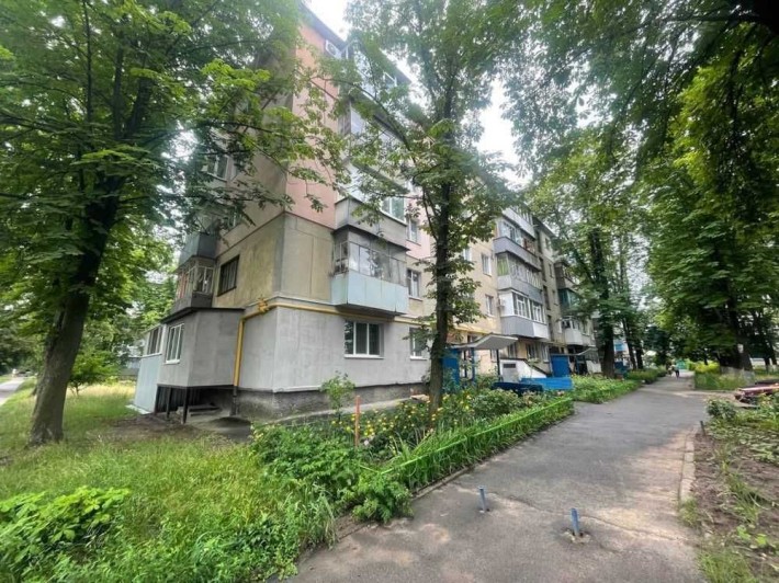 2к. квартира, на Алмазному по вигідній ціні , під ремонт - фото 1