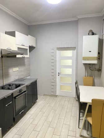 Продаю двох-рівневу квартиру в центрі міста - фото 1