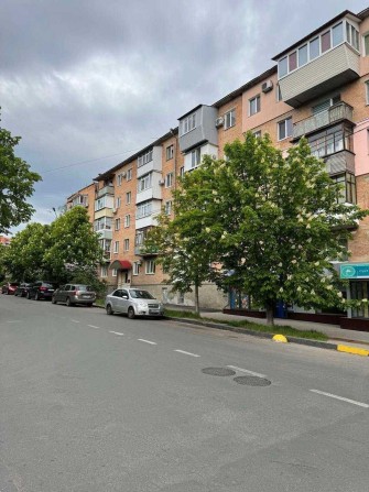 3-кімнатна на Подолі, 2 поверх, під ремонт, крута локація за 38 000 $! - фото 1