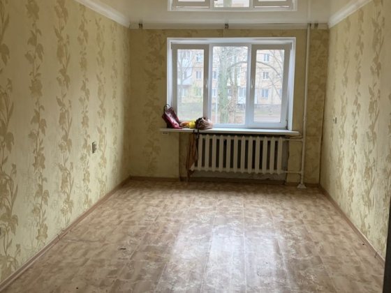 Кімната в комуналці на 44 кварталі, не кутова, з ремонтом, 2 поверх
