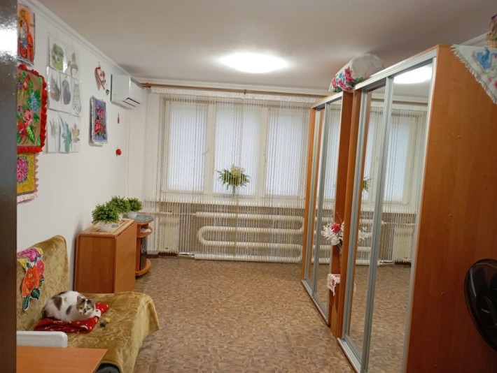 Продам кімнату 16 м² в центрі міст з водою - фото 1