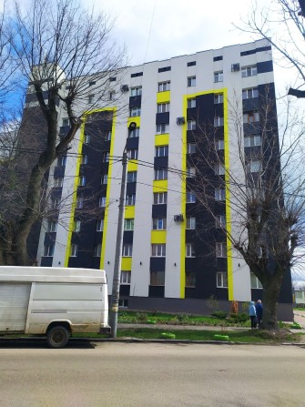 Продаж 2 кімнат в гуртожитку,центр міста. - фото 1