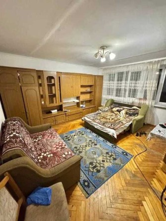 Без % комісії. Кімната у гуртожитку з ремонтом та меблями. - фото 1