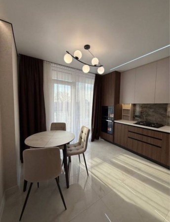 Продаж 2-кім новобудови зі стильним ремонтом - фото 1