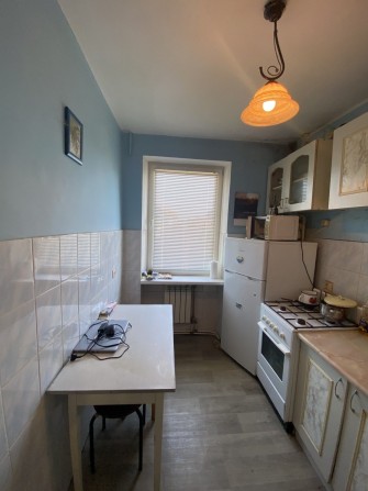 Продам 2 кімн.квартиру, хрущовку недалеко від центру - фото 1
