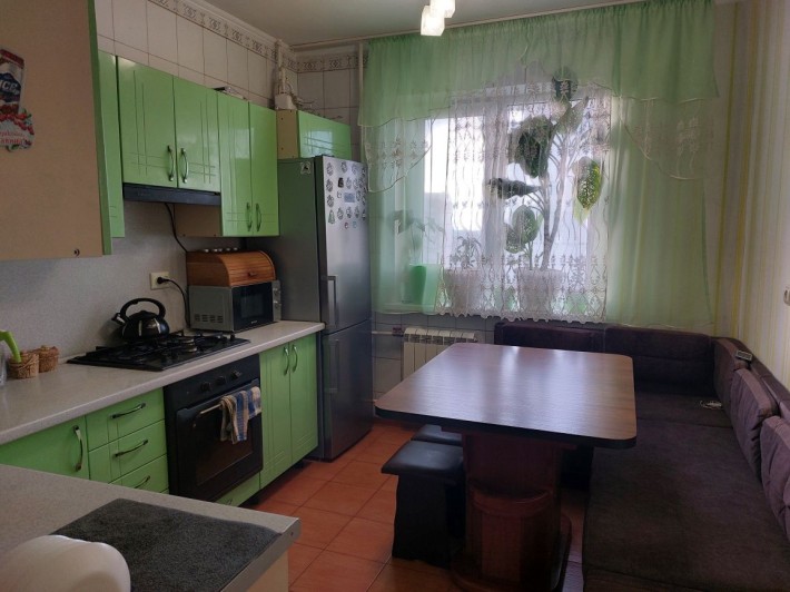 Продам 3 комнатную квартиру с кап.ремонтом - фото 1