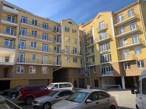 Продається двокімнатна новобудова в центрі міста в зданому будинку - фото 1