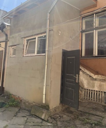 1 кімнатний квартира вул.центр з великим підвальним примвщенням - фото 1