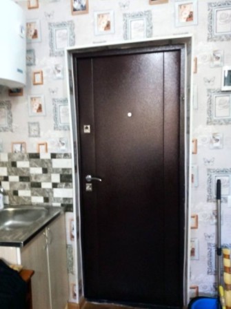 Продам комнату в коммуналке. С Ремонтом. Все новое. Район Казарского. - фото 1
