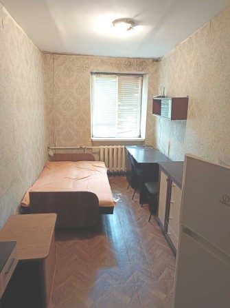 Продам комнату в коммуне, ул. Космонавтов, жилая по интересной цене! - фото 1