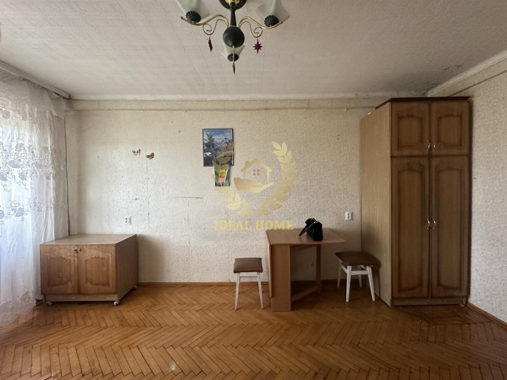 Продаж кімнати з балконом біля м. Чернігівська - фото 1