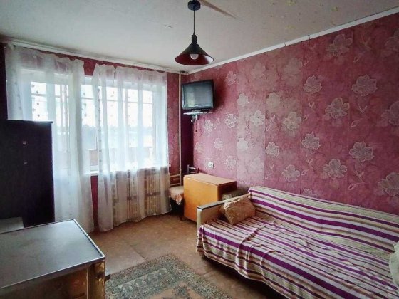 Продаж гостинки зі своїм санвузлом та балконом м.Індустріальна Харьков