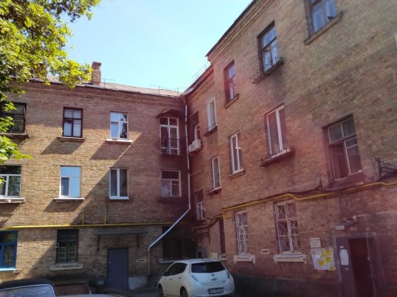 Багринова гора. Продам кімнату в трикімнатній квартирі на Науки, 59. Киев