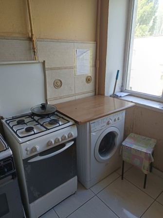 Продам комнату в коммуне 9,4 м на Черемушках, ул. Инглези/Космонавтов! - фото 1