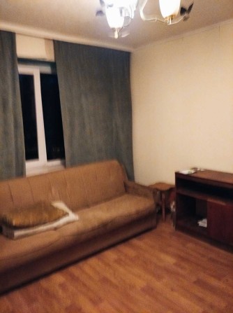 G2  Продам гарну гостинку в районі Комунального ринку, недорого! - фото 1