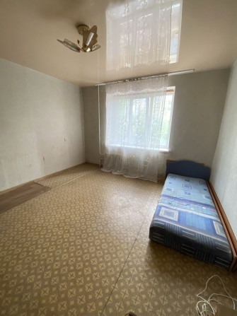 Продам гостинку на Гвардейцев Широнинцев, м. Академика Павлова. - фото 1