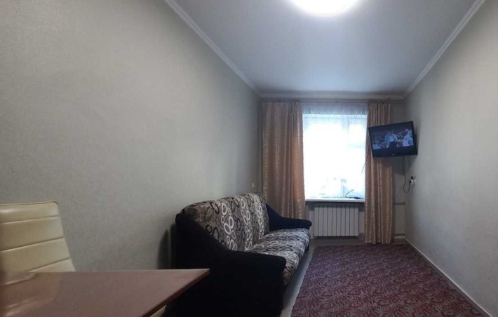 Продается комната с ремонтом в коммуне на ул. Новикова/Застава-2 - фото 1