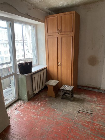 Продам редкую гостинку с балконом на Ньютона... - фото 1
