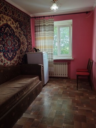 Продам 1 комнатную гостинку, метро Холодная гора, ЮЖД - фото 1