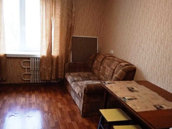 Продам 1 комнатную гостинку метро Малышева Харьков