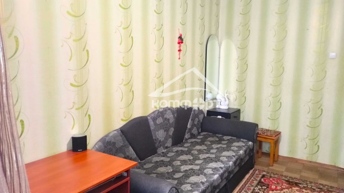 Продам КІМНАТУ з БАЛКОНОМ в гуртожитку (Таллінський квартал) - фото 1