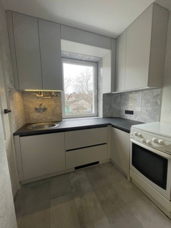 Продам 3-к квартиру в дуже хорошій локації - фото 1