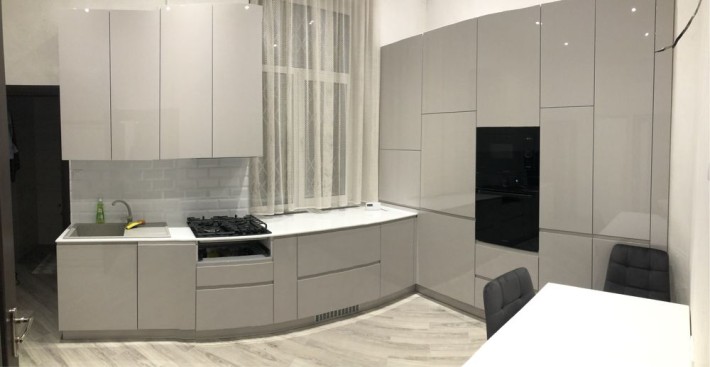 3-кімнатна квартира в центрі міста з євроремонтом - фото 1