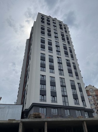 Продаж 2 кімнатної квартири з видом на озеро - фото 1
