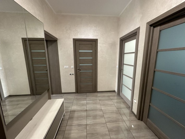 2 кімнатна з ремонтом меблями та технікою Ужгород 1115$/м2 - фото 1