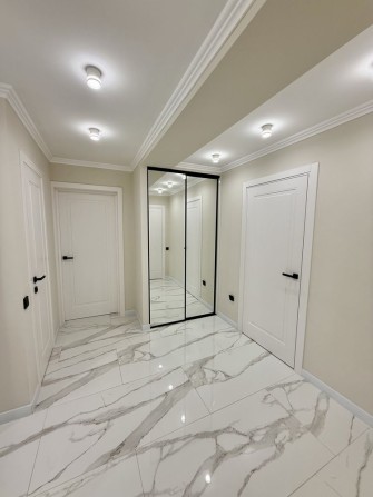 Продам 2 кімнатну квартиру по вул. Скальда (Комарова) - фото 1