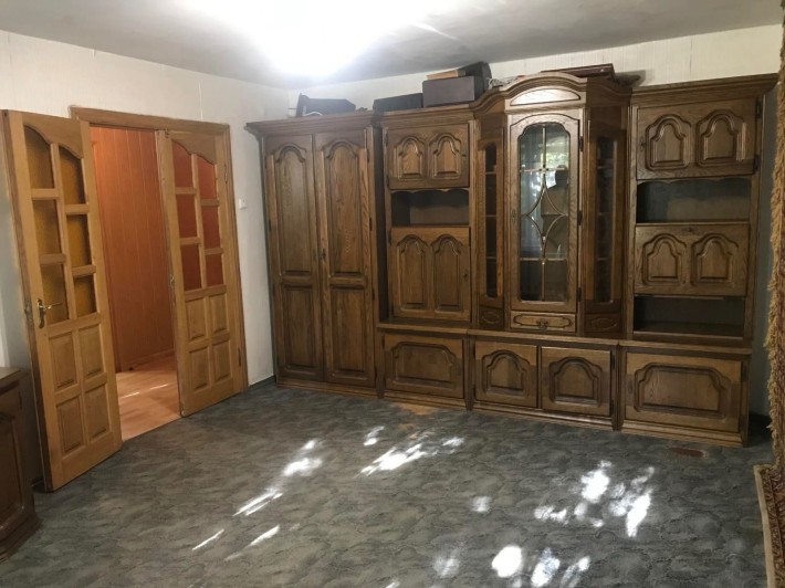 Чешка 1 км з колонкою Урожай , р-н Мед Університету Бурбело - фото 1