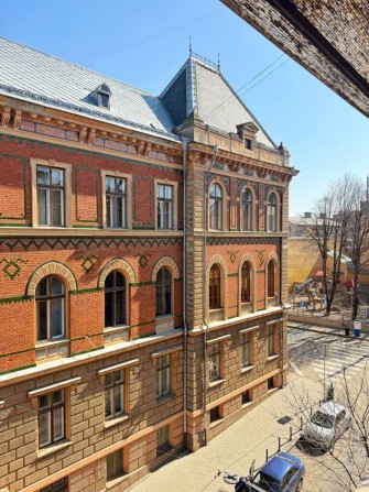 Ексклюзивна 2-кім квартира в центрі міста - фото 1