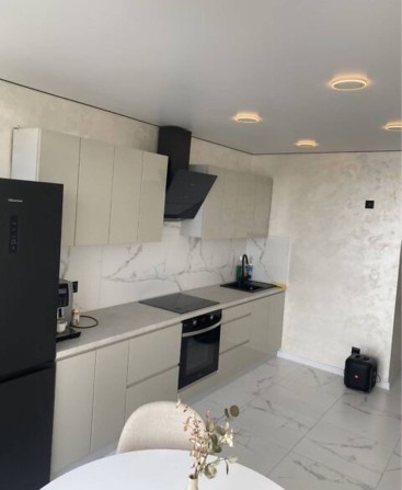 Продаж 1к квартири 42 кв. м на вул. Костянтина Василенка 14B - фото 1