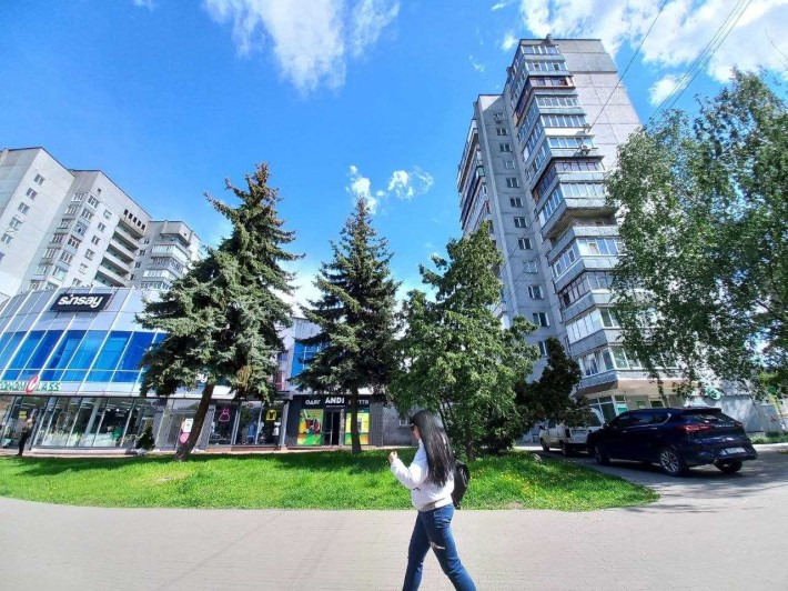 Продам 2 кімнатну квартиру в самому центрі міста пр.Перемоги 71 - фото 1