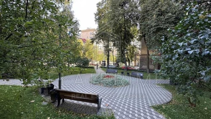 Продаж, двокімнатна в історичному центрі, Театральна, Золоті ворота !! - фото 1