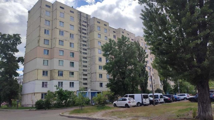 Продам 2х- кім вул.Героїв Дніпра 38. До метро 4 хв пішки. - фото 1