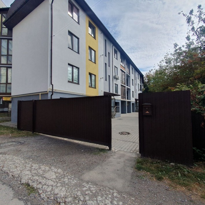 Продам 1 кімнатну квартиру,  з гаражем,  можливо розглянути без гаража - фото 1
