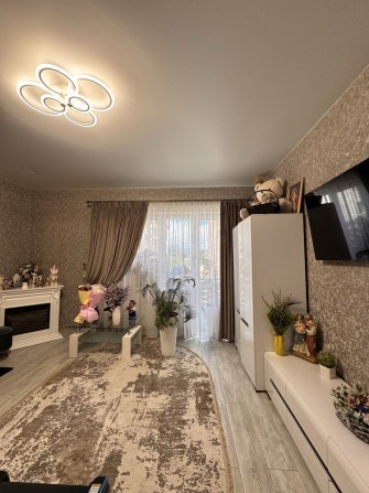 Продаж великої 2-х кімнатної квартири. 77 м.кв. - фото 1
