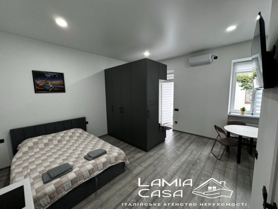 Продаж 1 кімнатноі квартири студіі в самому центрі Черновцы