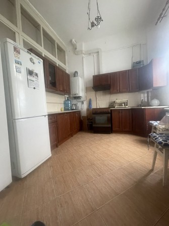 Продається квартира в будинку з паркомісцем - фото 1