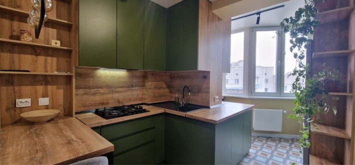 Продам квартиру з сучасним ремонтом - фото 1