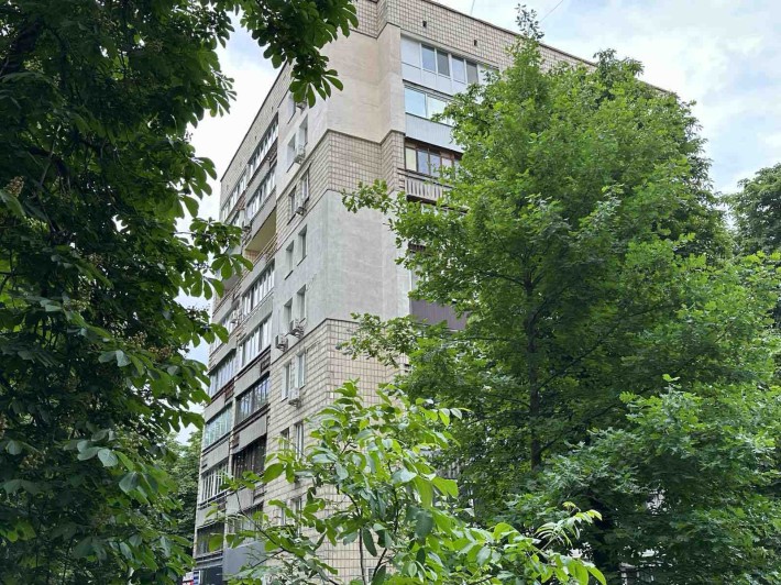Продаж 2к квартири на вул. Омеляновича-Павленка, (Суворова), 7, Печерський р-н. - фото 1