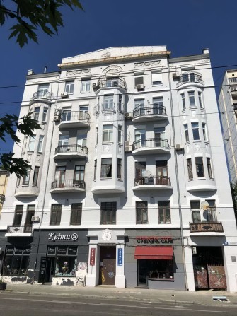 Продам 6-кімнатну квартиру. Центр. Історичний будинок. Ремонт.вул. Саксаганського 58. 133 м кв - фото 1