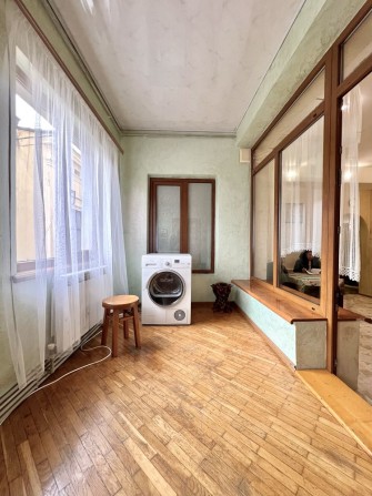 Велика квартира в самому центрі з двориком - фото 1