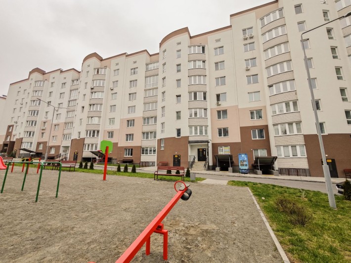 Продам 1-кімнатну квартиру в новобудові з ремонтом - фото 1