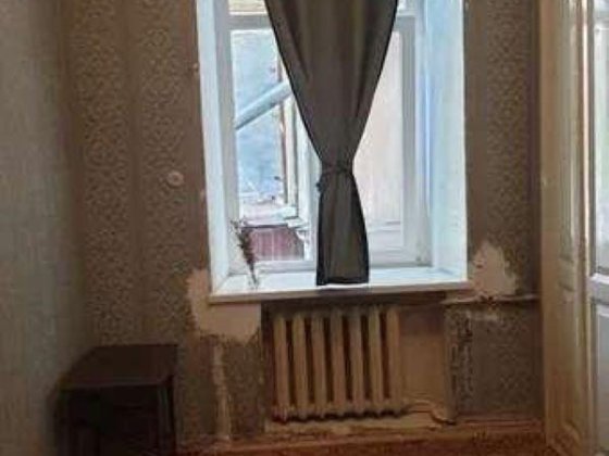 продам 4х комнатую, под офис