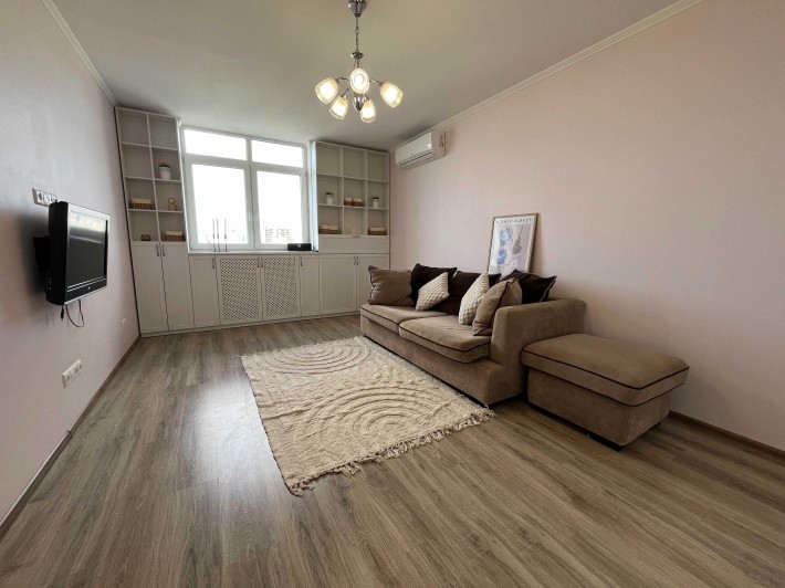 Продам 2-к квартиру ЖК Малахіт вул. Богданівська 7-А, метро Вокзальна - фото 1