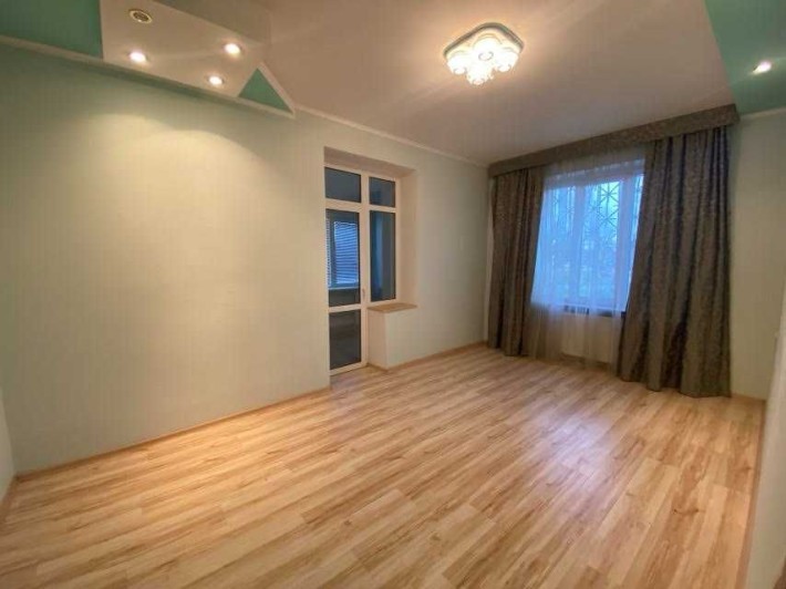 Продаж 3х кімнатної  Сталінки -95 метрів  , автономне опалення . - фото 1